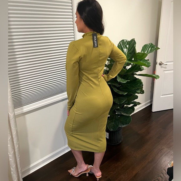 Boohoo Long Sleeve Dress - Picture 2 of 3